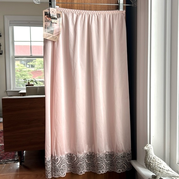 Ashley Taylor Other - Vintage Ashley Taylor Lace Trimmed Half Slip